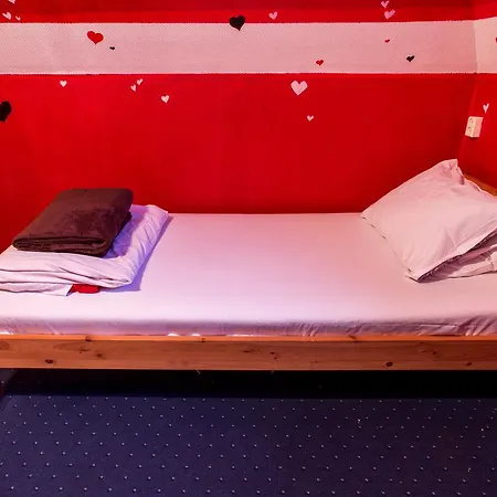 Хостел The Monk's Bunk *