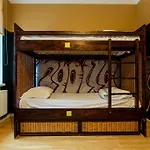 The Monk's Bunk 塔林