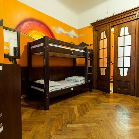 The Monk's Bunk 塔林