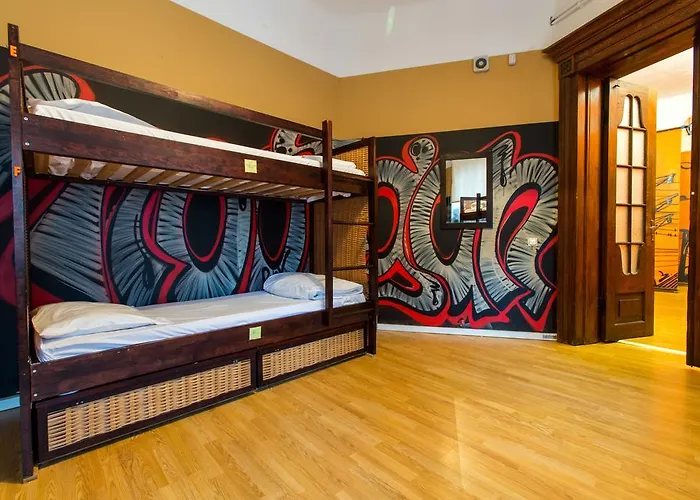 旅馆 The Monk's Bunk *